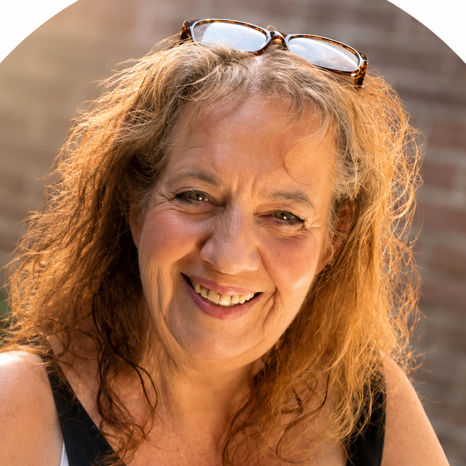 Medium Anita