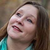 Medium Yvonne